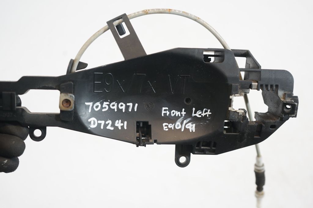 Front door exterior handle/bracket (7)