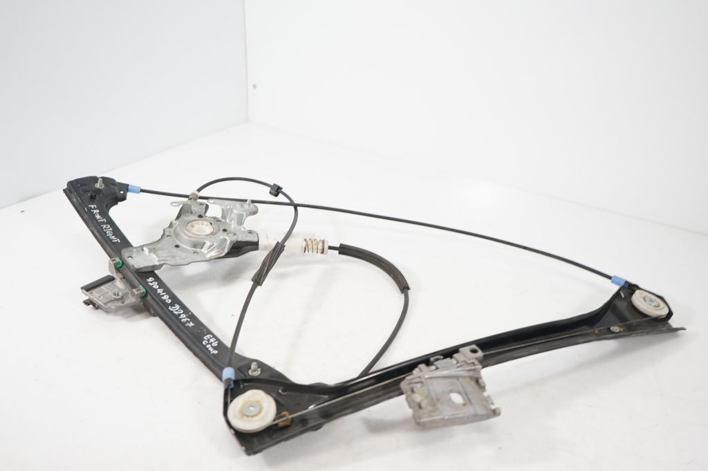 Front door window regulator with motor (7)