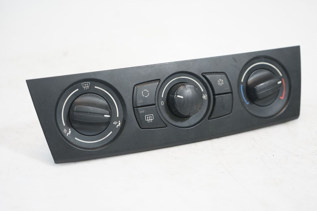 Climate control unit (7)