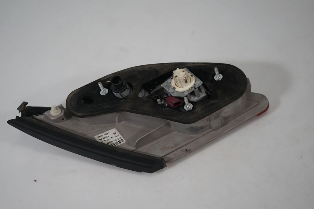 Tailgate rear/tail lights (5)