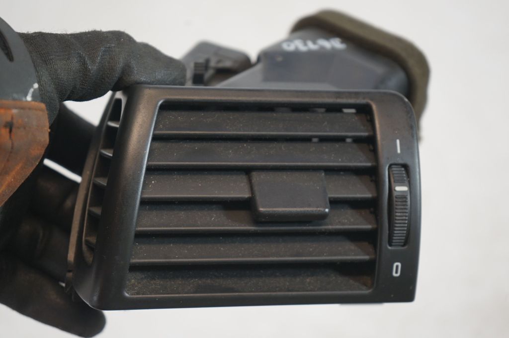 Dashboard side air vent grill/cover trim (7)