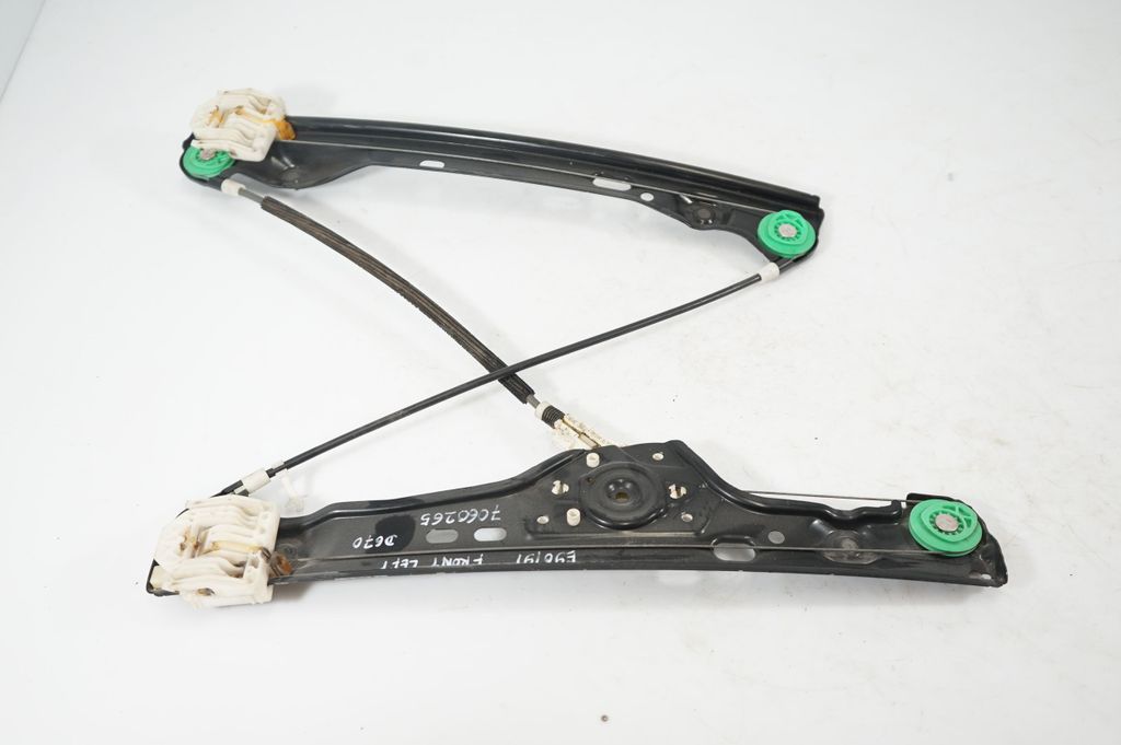 Front door window regulator with motor (3)