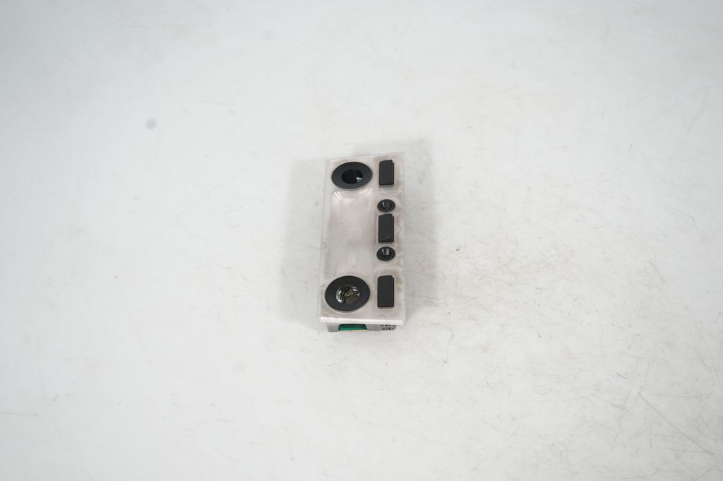 Front seat light (2)