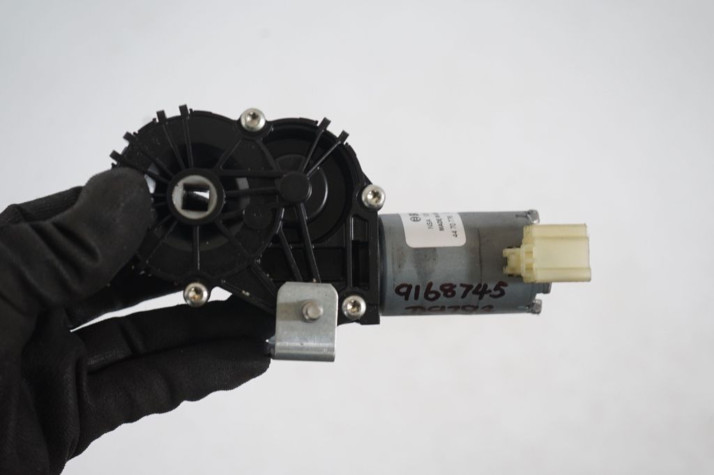 Seat adjustment motor (7)