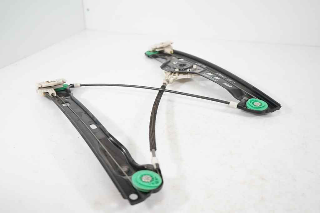 Front door window regulator with motor (7)