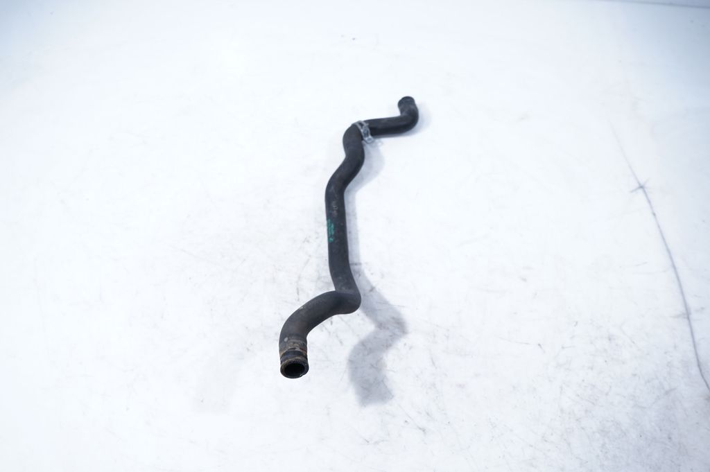 Engine coolant pipe/hose (4)