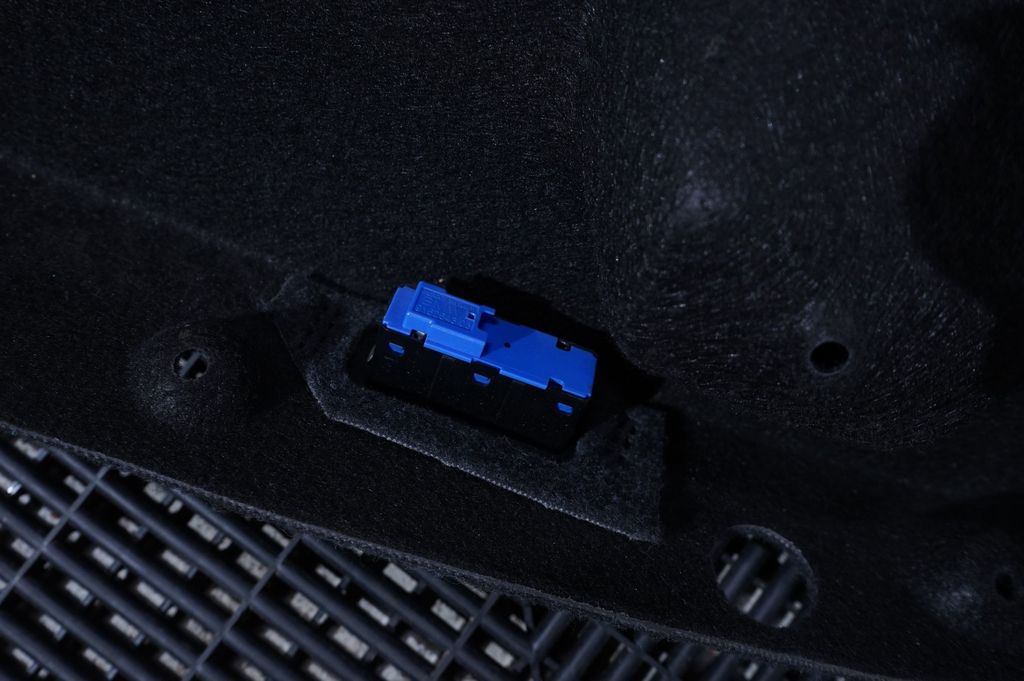 Tailgate/boot cover trim set (8)