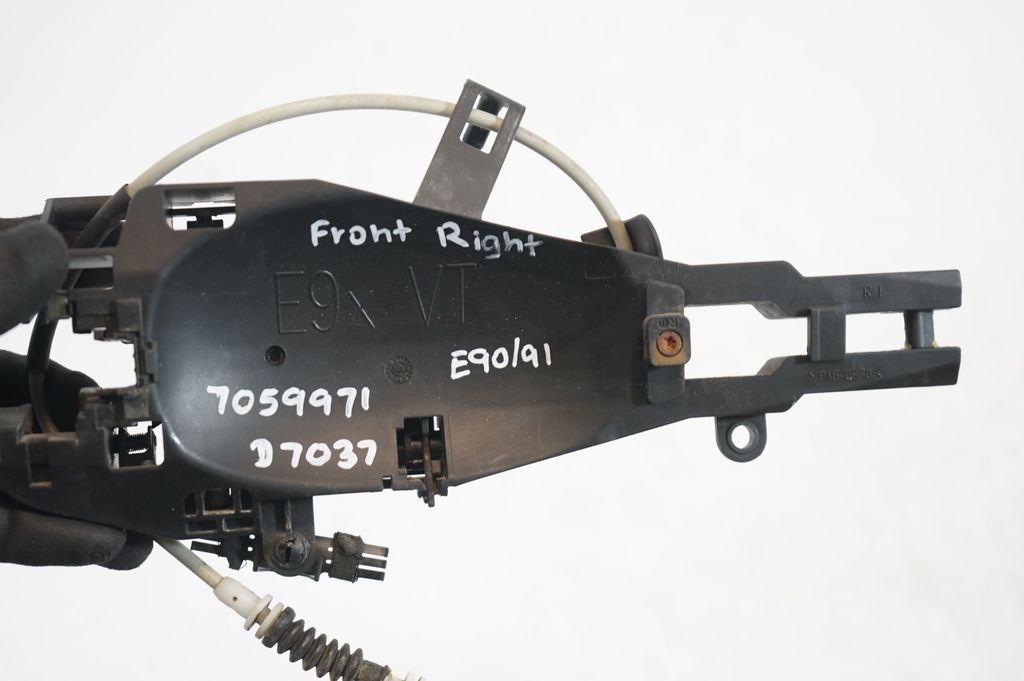 Front door exterior handle/bracket (7)