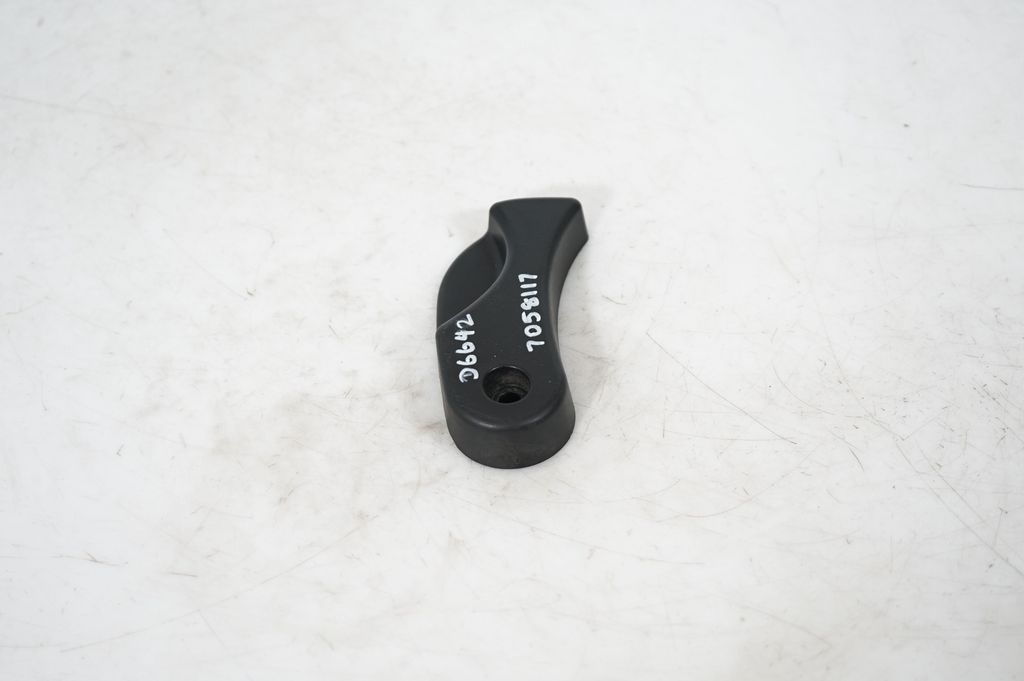 Engine bonnet (hood) release handle (4)