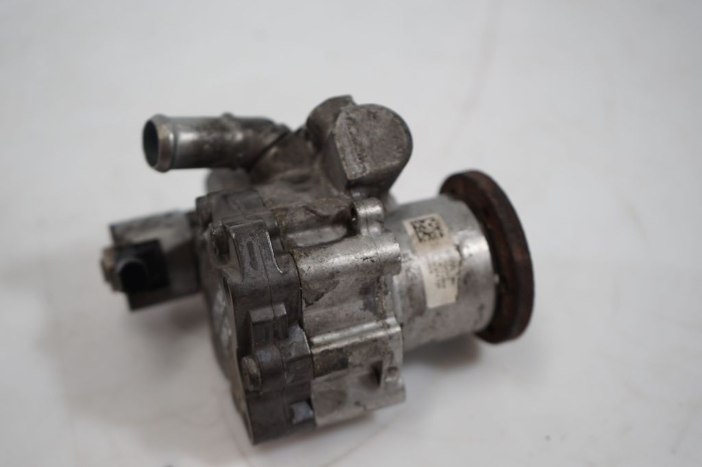 Power steering pump (9)