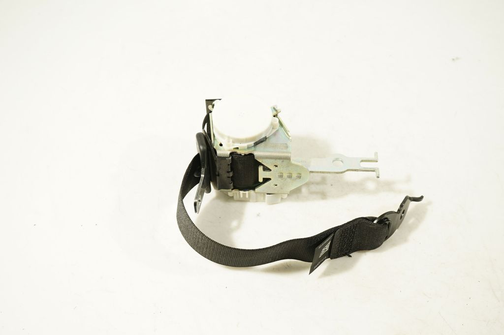 Rear seatbelt (6)