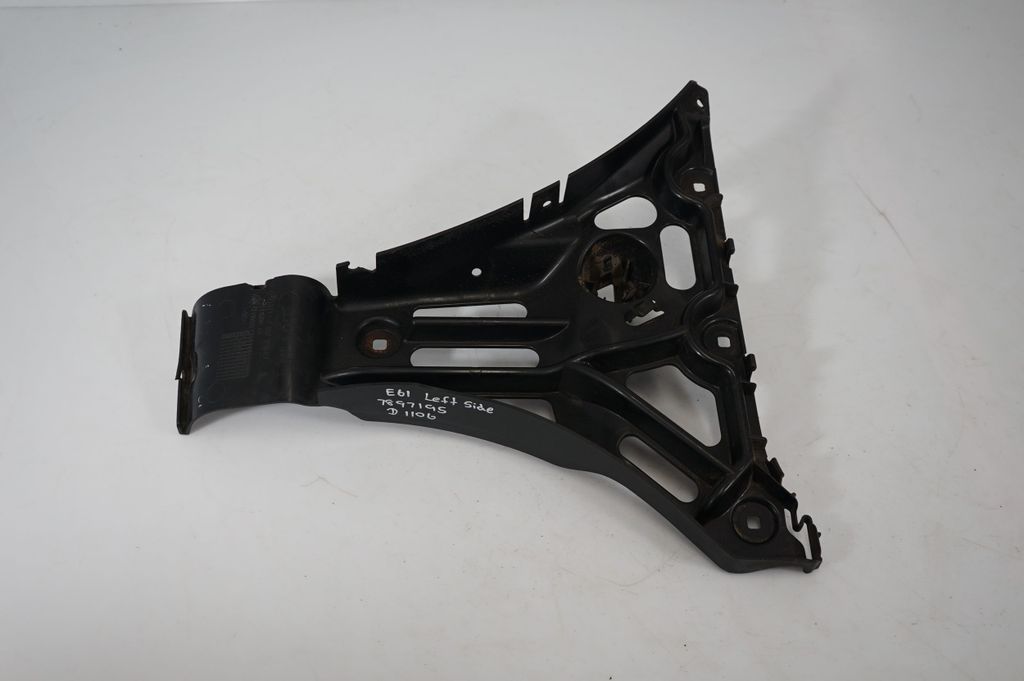 Rear bumper mounting bracket (2)