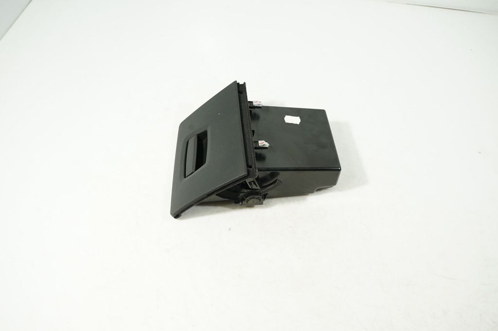 Dashboard lower bottom trim panel (2)