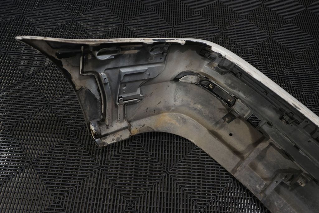Rear bumper (8)