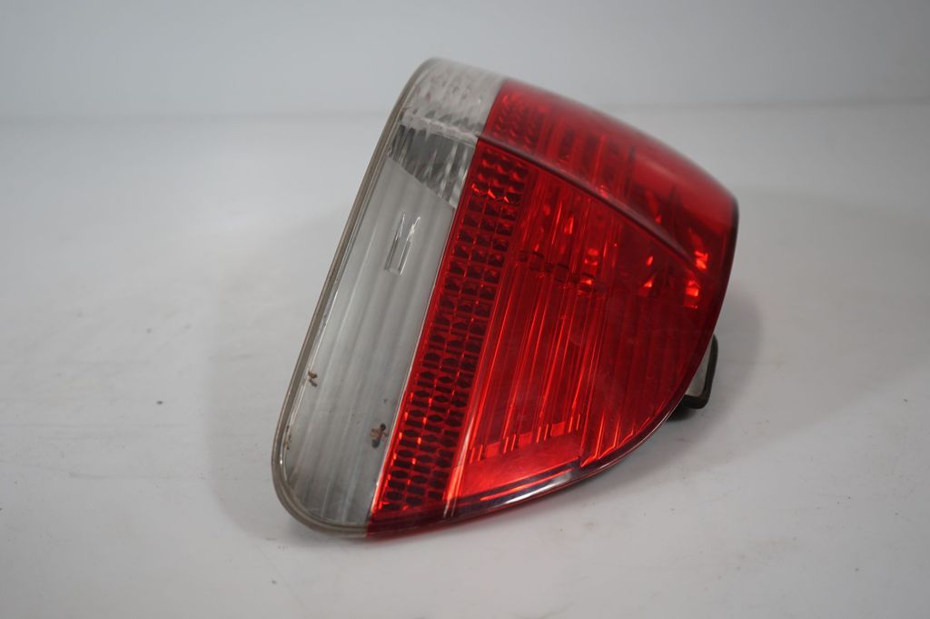 Rear/tail lights (9)