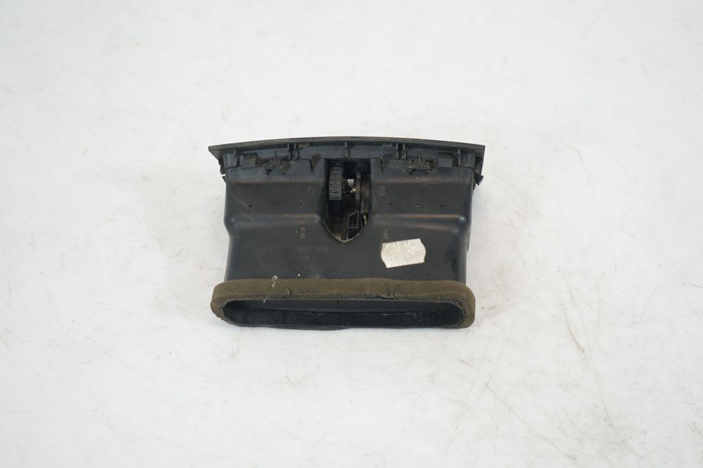 Rear air vent grill (3)