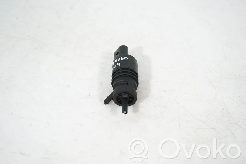 Windscreen/windshield washer pump (4)