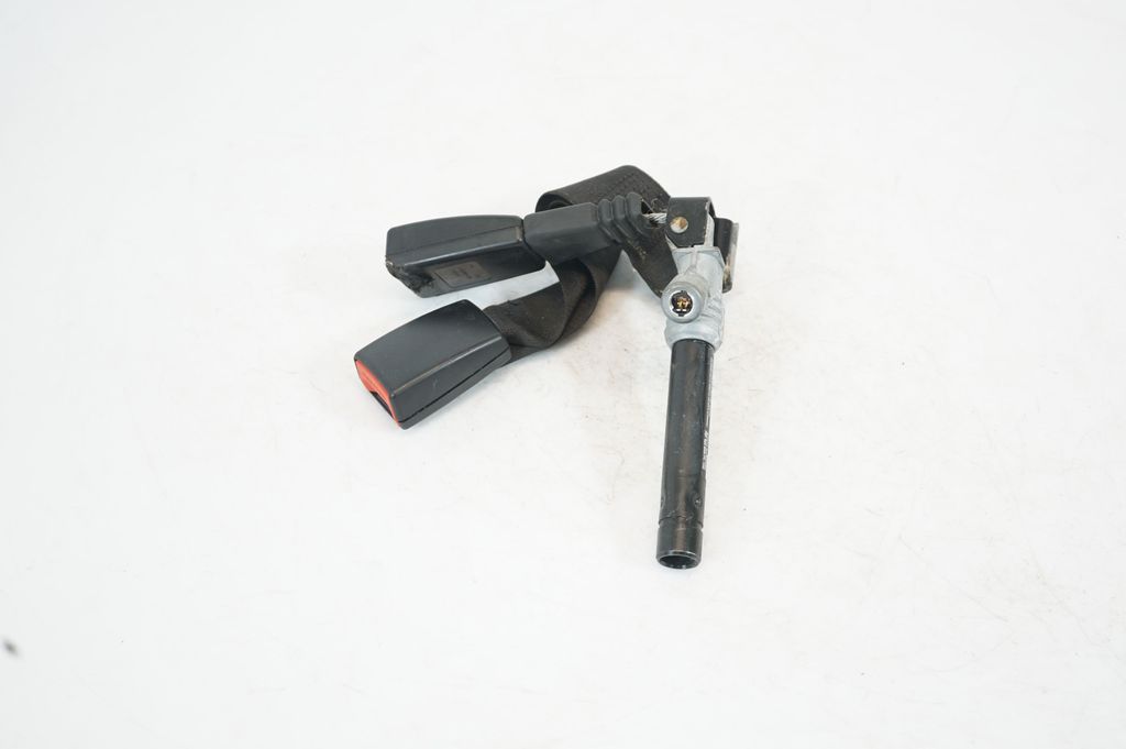 Rear seatbelt buckle (4)