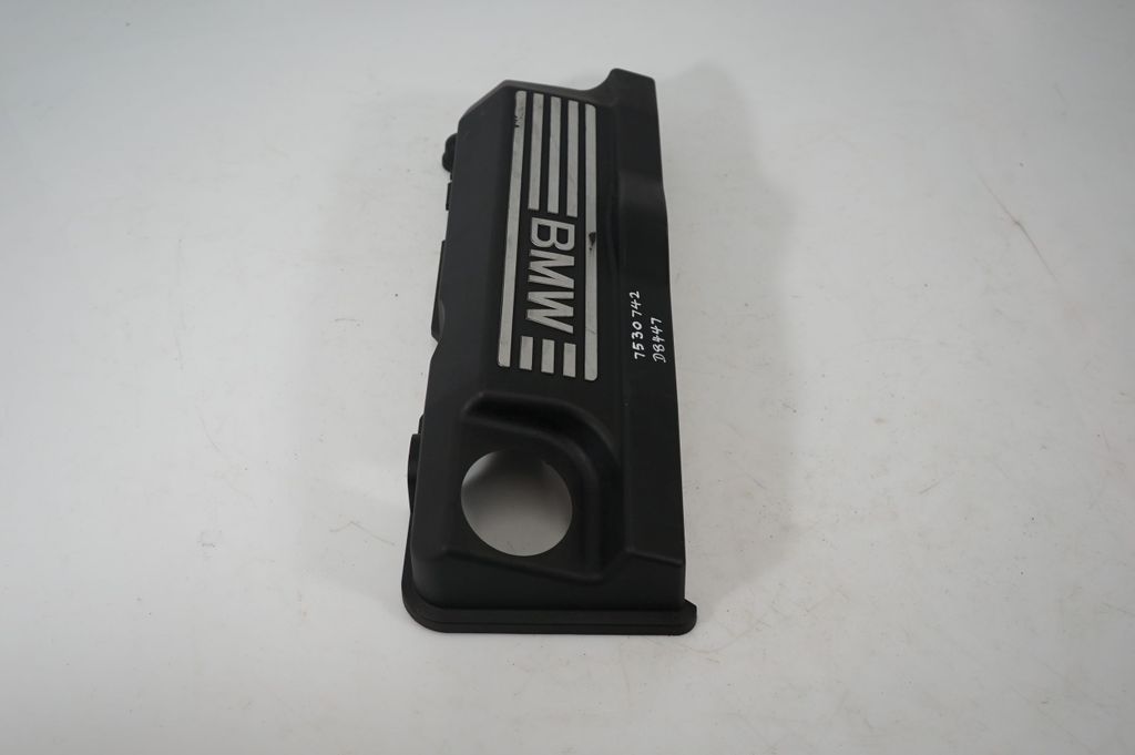 Engine cover (trim) (4)