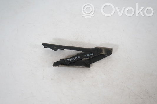 Engine bonnet/hood hinges