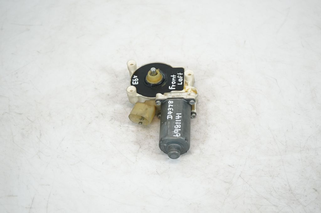 Front door window regulator with motor (4)