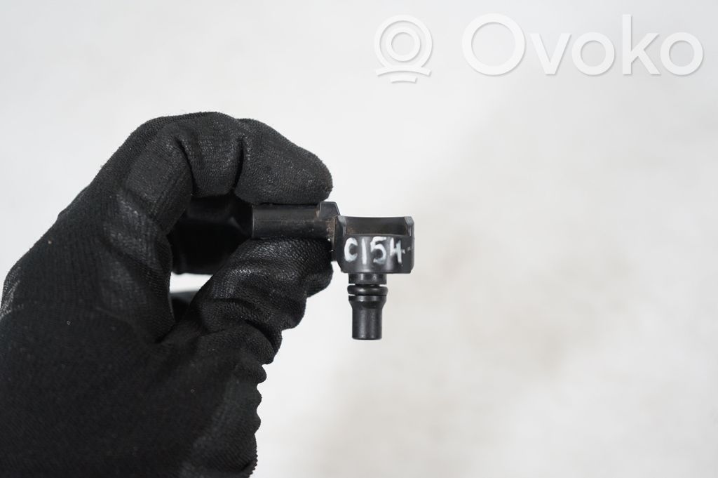 Air pressure sensor (8)