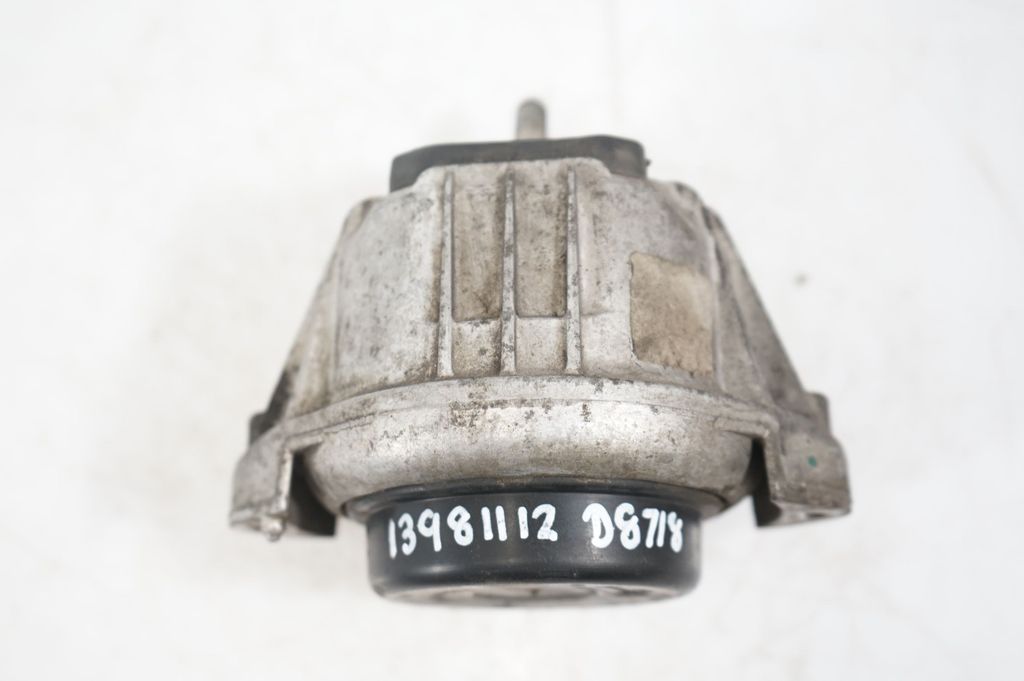 Engine mount bracket (8)