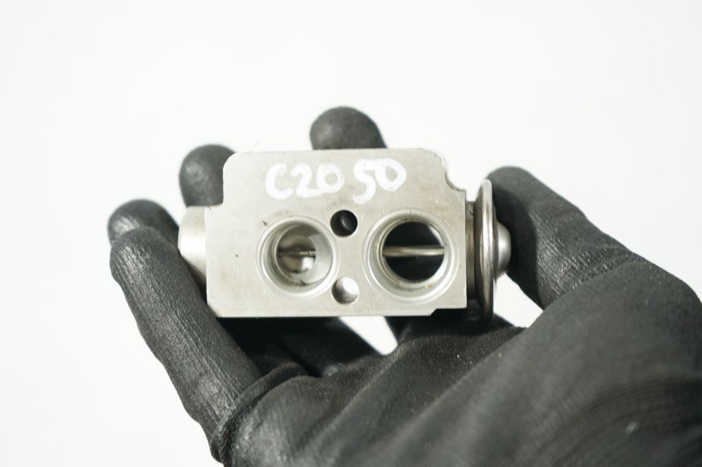 Air conditioning (A/C) expansion valve (10)