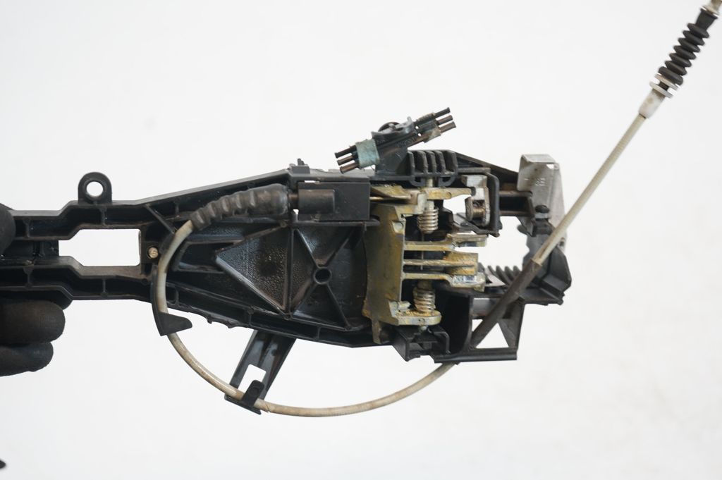 Front door exterior handle/bracket (6)