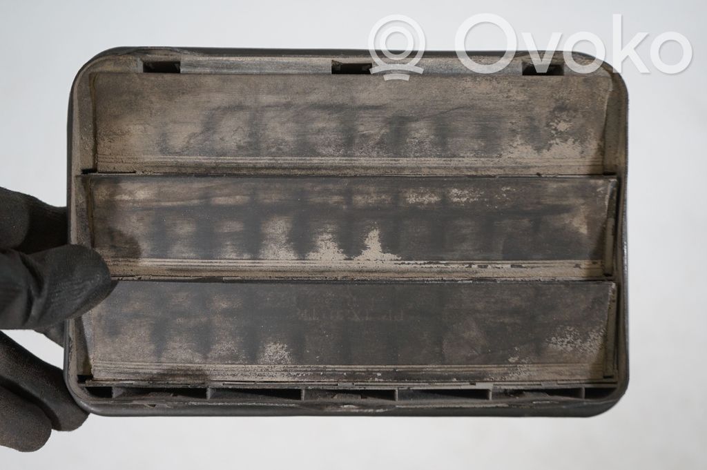 Quarter panel pressure vent (7)