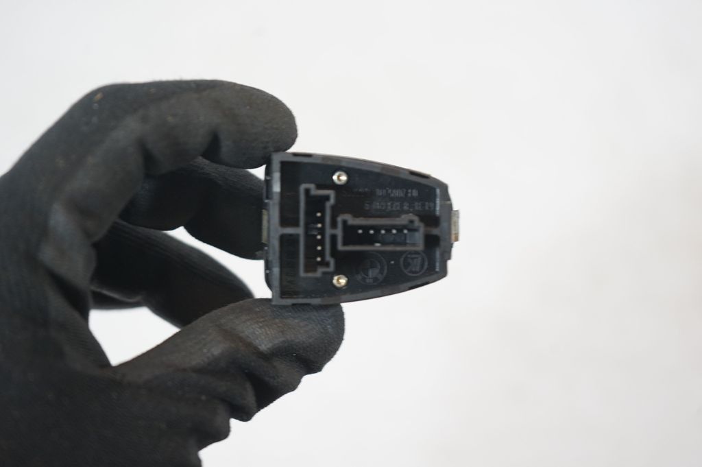 Wing mirror switch (7)