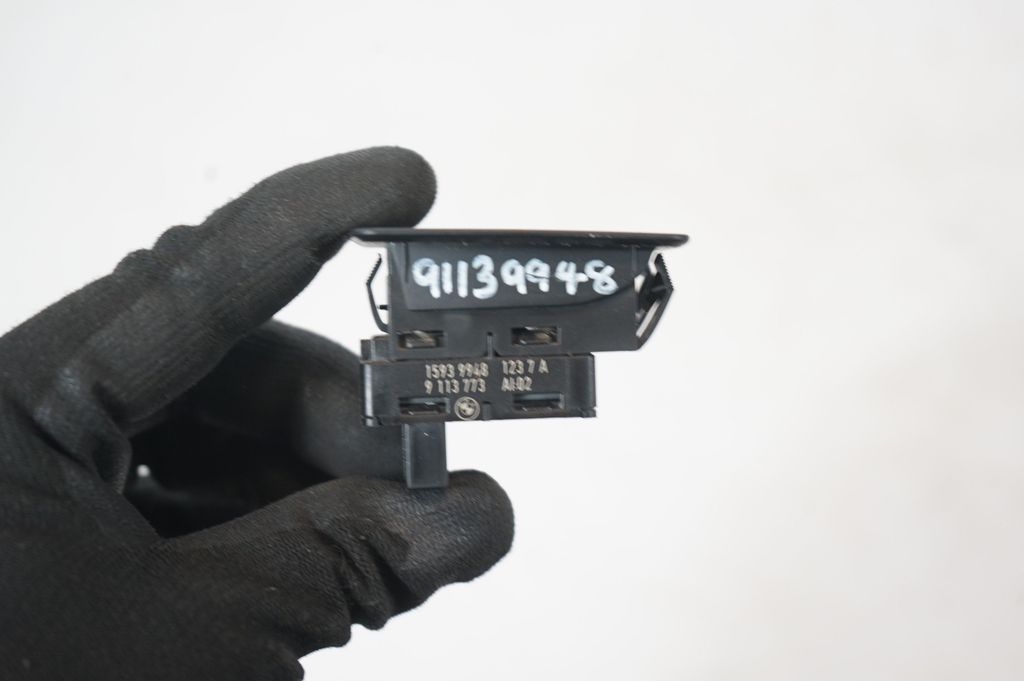 Electric window control switch (9)