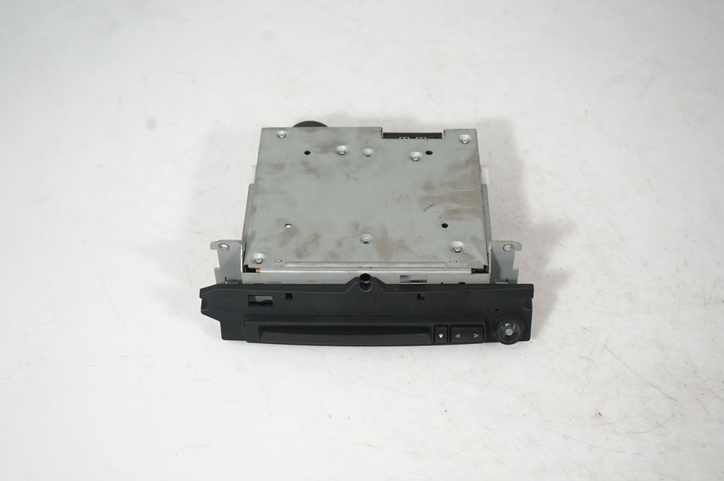 Radio/CD/DVD/GPS head unit (5)