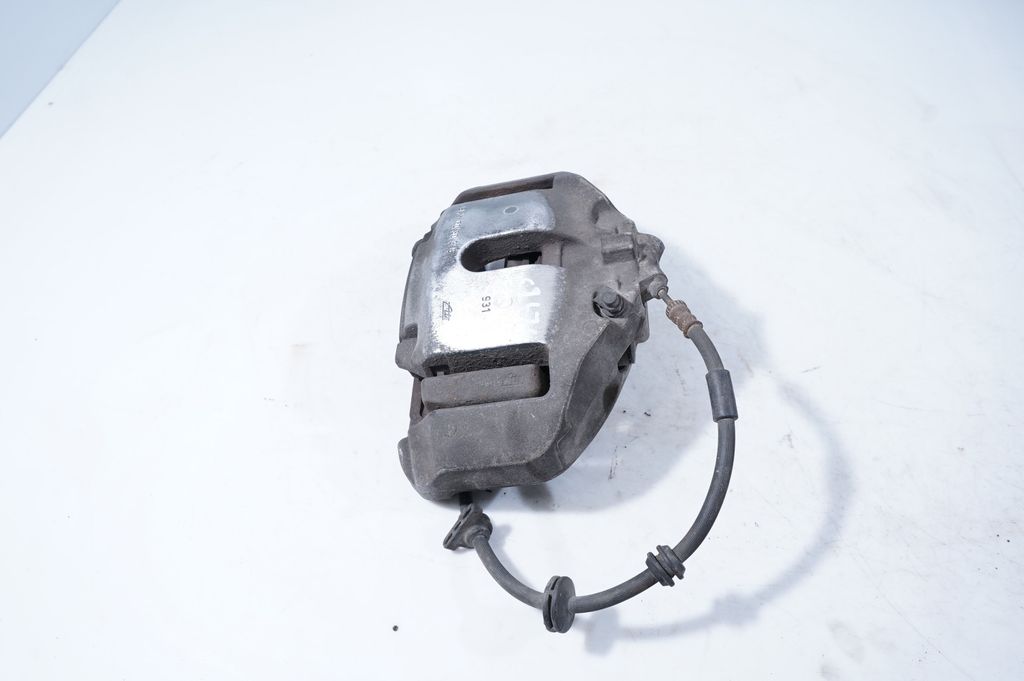 Front brake caliper (2)
