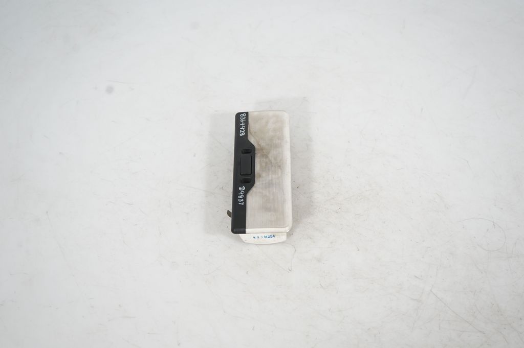 Front seat light (2)