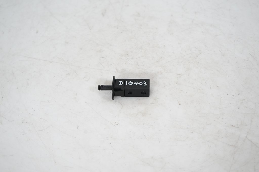 Fuel tank cap lock (5)