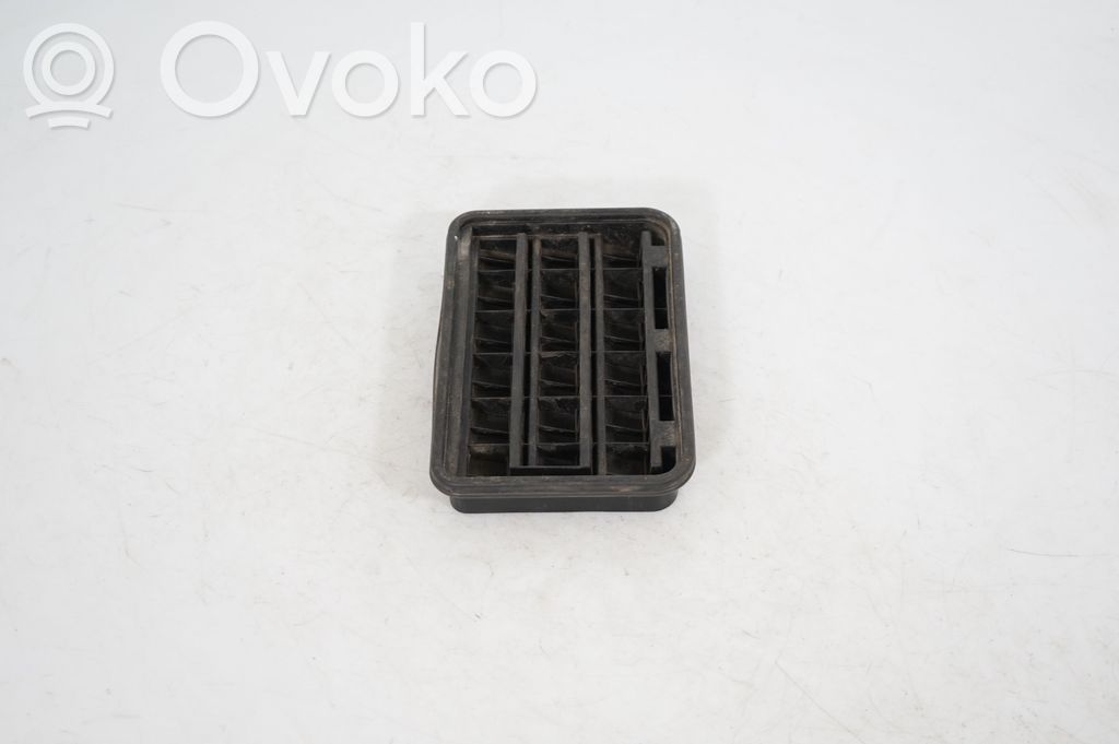 Quarter panel pressure vent (4)