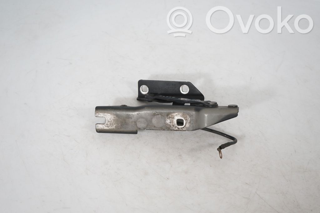 Engine bonnet/hood hinges (3)