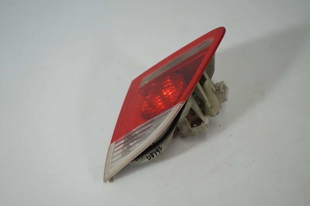 Tailgate rear/tail lights (2)