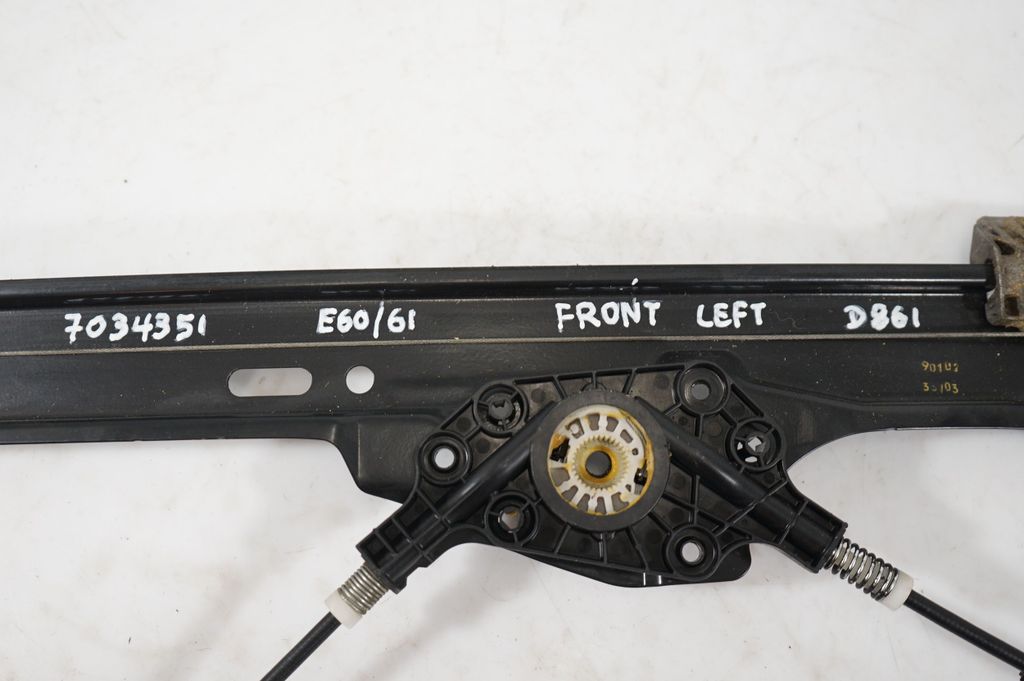 Front door window regulator with motor (9)