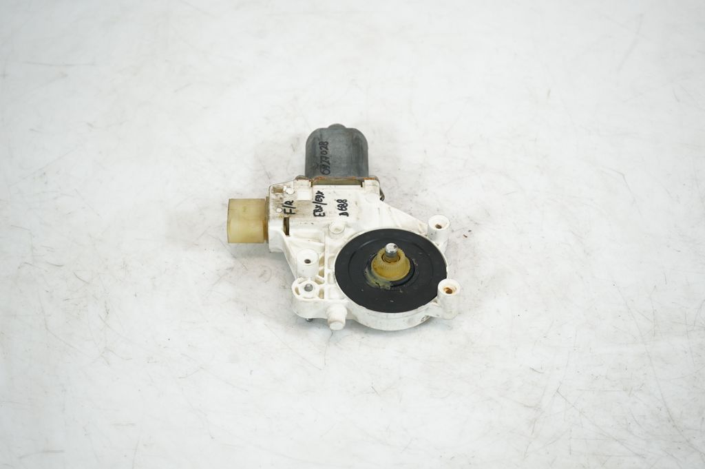 Front door window regulator with motor (4)