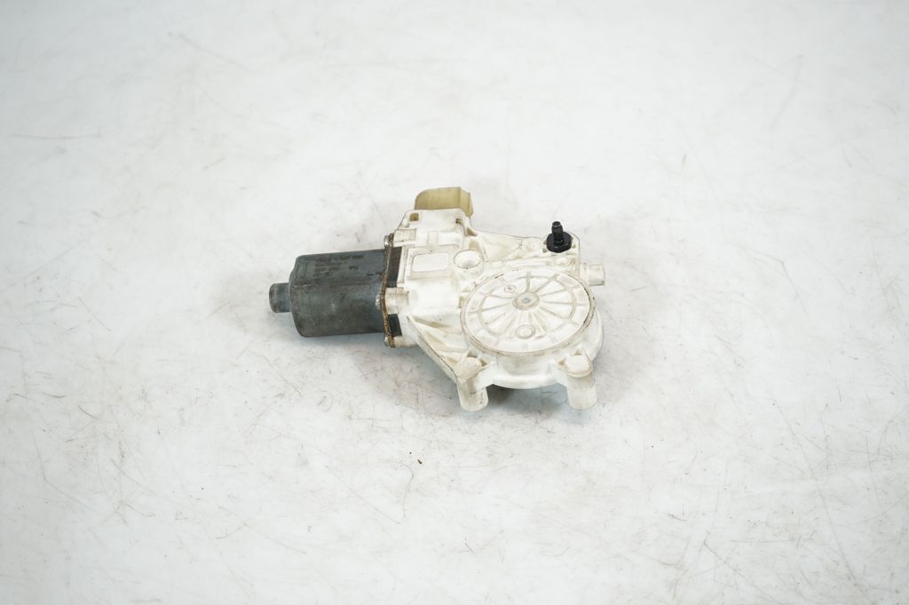 Front door window regulator with motor (5)