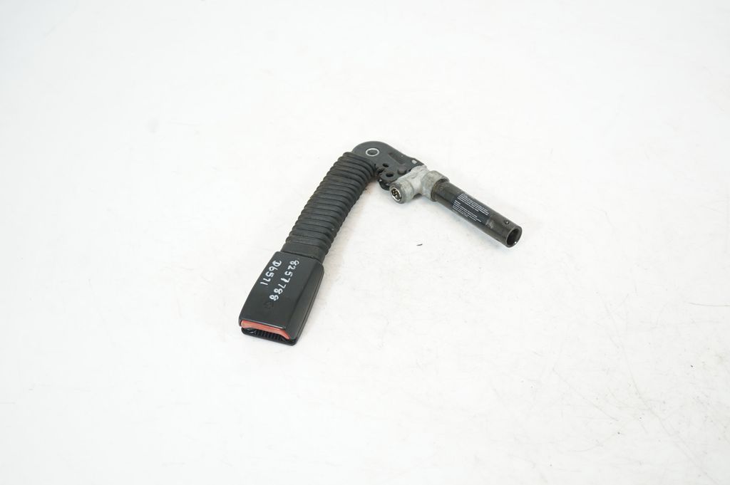 Front seatbelt buckle (3)