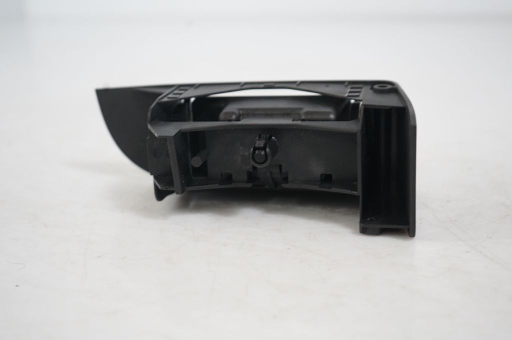 Rear door ashtray (8)