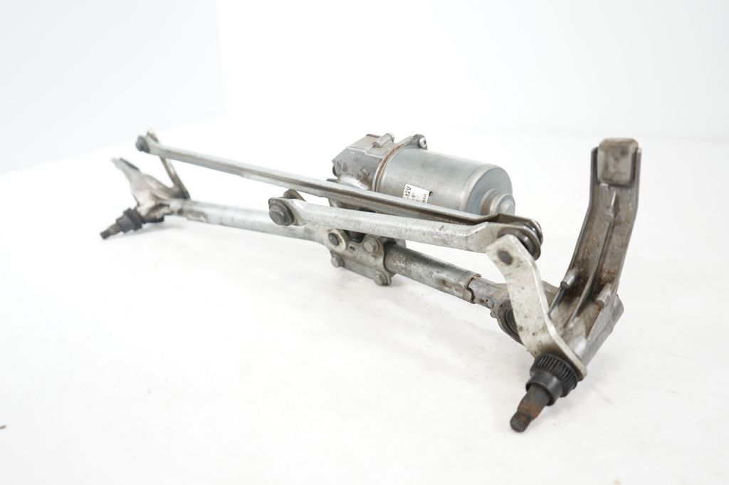 Front wiper linkage and motor (6)
