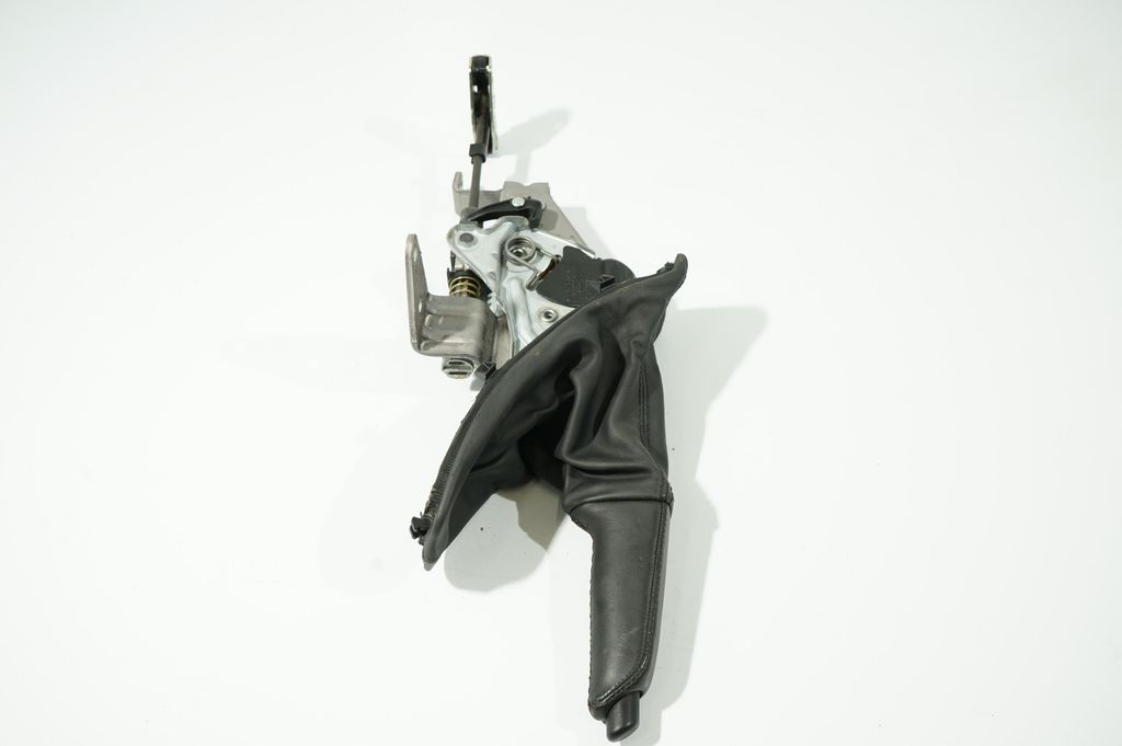 Handbrake/parking brake lever assembly