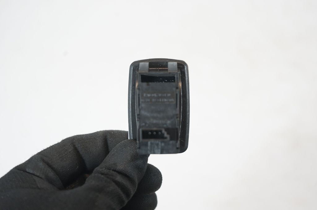 Electric window control switch (7)