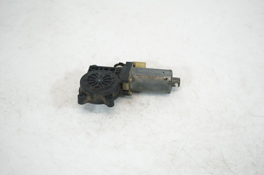 Front door window regulator motor (5)