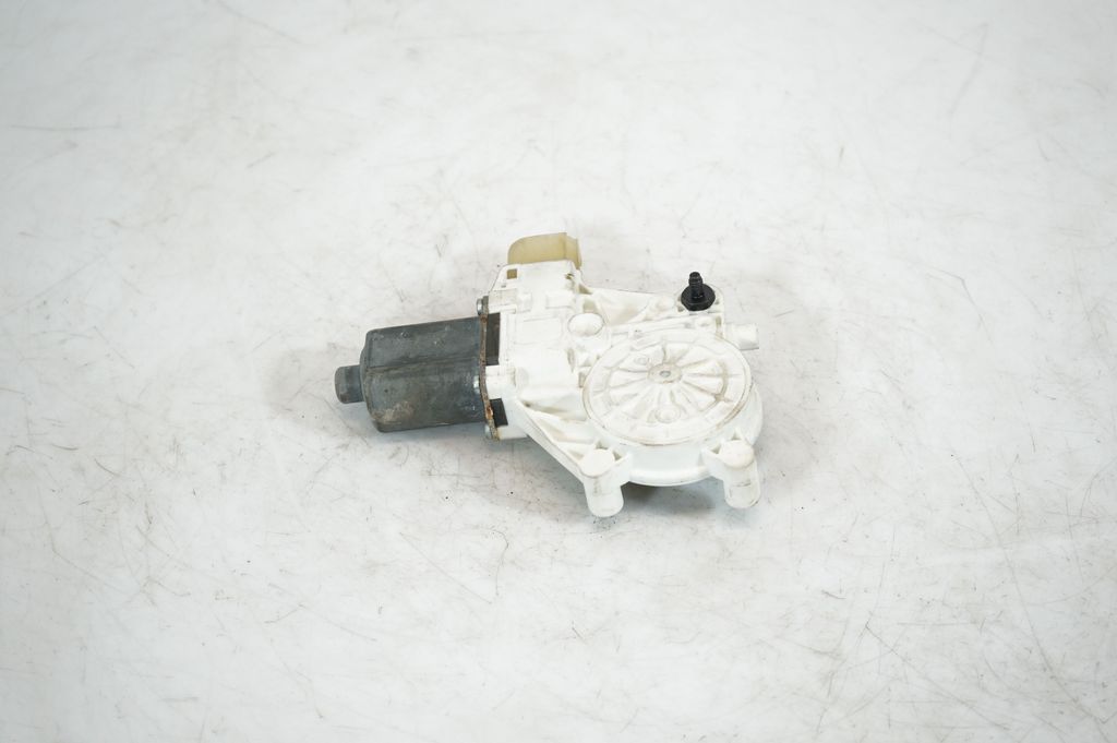 Front door window regulator with motor (5)