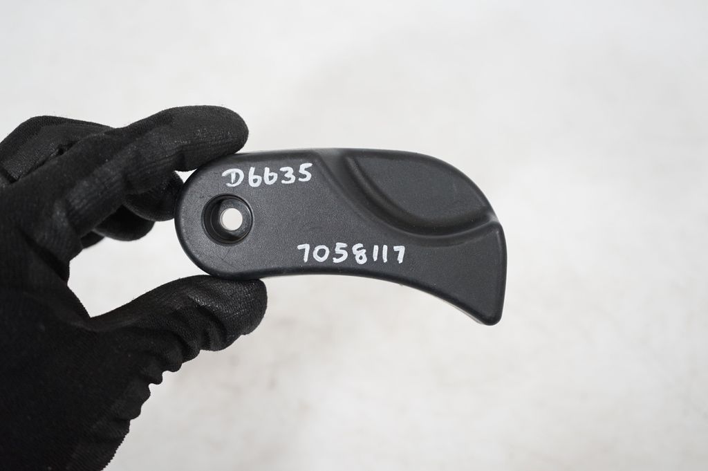 Engine bonnet (hood) release handle (7)